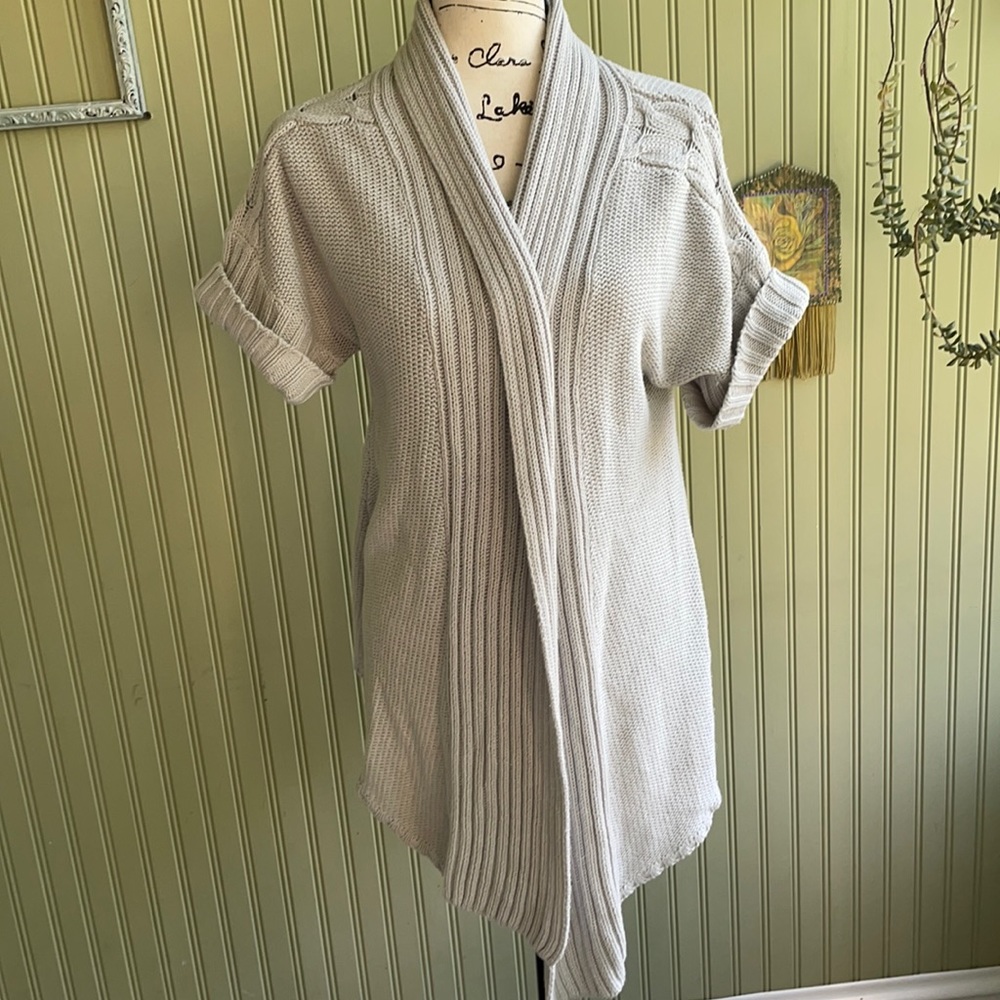 Zara short sleeved cardigan sweater